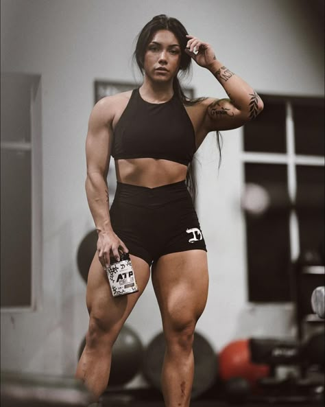 Gabby Fortune, Female Powerlifter, Muscle Mommies, Buff Women, Gym Goals, Muscle Mommy, Female Bodybuilding, Women's Muscle, Gym Inspo