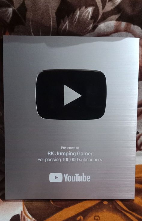 RK Jumping Gamer silver play button Silver Play Button, Youtube Goals, Vision Board Categories, Dj Images Hd, Broken Screen Wallpaper, Youtube Banner Backgrounds, Vision Board Pics, Youtube Banner Design, Sephora Skin Care