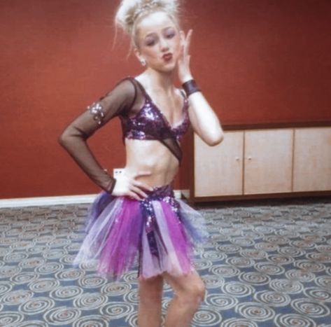 Chloe From Dance Moms, Dance Moms Solos, Chloe Dance Moms, Dance Moms Chloe Lukasiak, Dance Moms Photos, Dance Moms Chloe, Dance Moms Costumes, Chloe Elizabeth, Abby Lee Miller