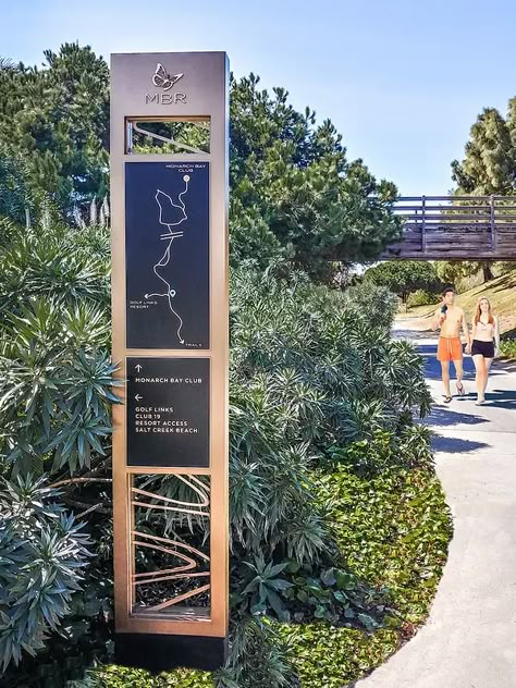 Monarch Beach Resort | Altitude Design Office Trail Map Design, Landscape Signage, Trail Signage, Utah City, University Ideas, Exhibition Graphics, Monarch Beach Resort, Wayfinding Signage Design, Trail Signs