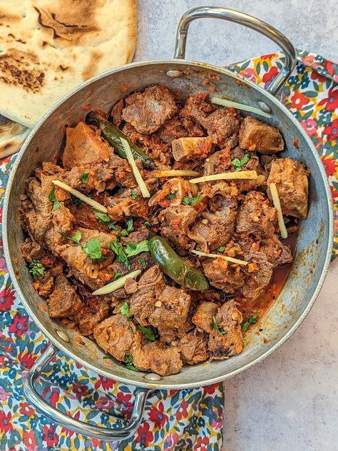 Pakistani Food Traditional, Lamb Karahi, Kaleji Recipe, Mutton Karahi, Pakistani Foods, Lamb Korma, Pakistani Cuisine, Karahi Recipe, Spicy Gravy