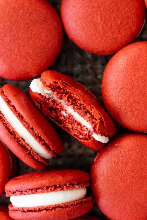 Red Velvet Macarons Red Velvet Cookie Sandwich, Vermillion Aesthetic, Moodboard Red, Red Velvet Macarons, Avocado Shake, Fluffy Cream Cheese Frosting, Red Stuff, Red Wallpapers, Red Video