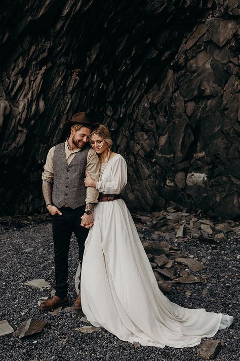 Bohemian Wedding Groom, Boho Wedding Attire, Boho Wedding Groom, Bohemian Groom, Lumberjack Wedding, Alternative Groom, Casual Wedding Suit, Casual Wedding Outfit, Casual Groom Attire