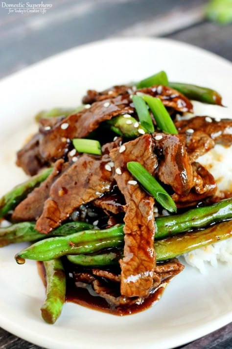 Chinese Beef Green Beans Stir Fry | Today's Creative Life Beef And Green Beans Recipe, Beef And Green Beans, Beef Green Beans, Steak And Green Beans, Steak Stirfry Recipes, Asian Stir Fry Recipe, Ground Beef Lunch, Stir Fry Greens, Beef Snacks