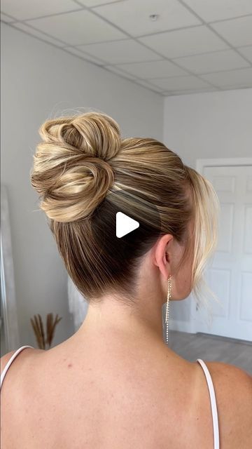 Bridal Updo Elegant, Updue Hairstyles For Prom, High Buns For Wedding, Sleek High Updo Wedding, Bridal High Bun Tutorial, Up Do High Bun, High Bun Up Do, Simple Buns For Long Hair, Bridal High Bun Hairstyles