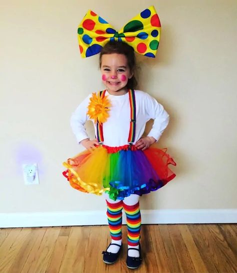 Cute Clown Costume Circus Costume Diy, Clown Costume Diy, Cute Clown Costume, Girl Clown Costume, Inexpensive Halloween Costumes, Circus Halloween Costumes, Costume Homemade, Scary Clown Costume, Diy Fantasia