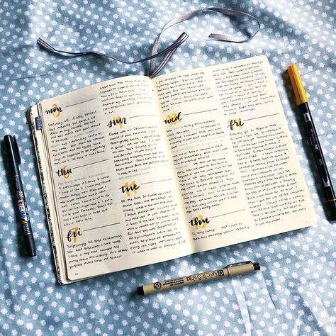 BuJo daily journaling Daily Journal Layout Writing, Daily Notebook Ideas, Daily Journal Spread, Writing In Journal Aesthetic, Daily Journaling Layout, Daily Diary Ideas, Bullet Boy, Daily Bujo, Daily Journal Layout