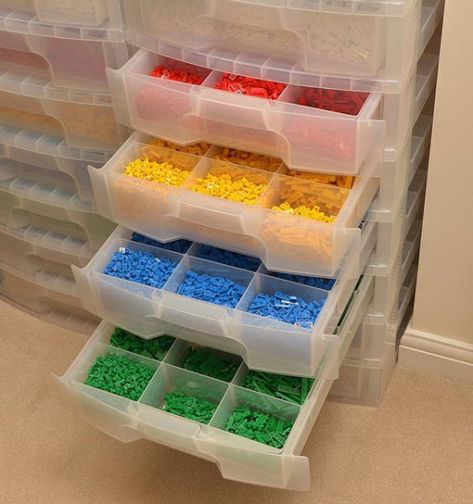 19 BRILLIANT Lego Storage Ideas Every Parent Needs Lego Sorting, Lego Storage Ideas, Lego Storage Solutions, Lego Storage Organization, Lego Bedroom, Lego Organization, Lego Kits, Lego Display, Lego Table