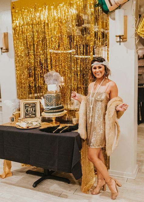 How to throw a Great Gatsby Themed Party · Haute Off The Rack Champagne Reference, 20s Party Theme, Estilo Charleston, Roaring 20s Birthday Party, Roaring 20s Birthday, Look Gatsby, Gatsby Party Outfit, Gatsby Birthday Party, Gatsby Birthday