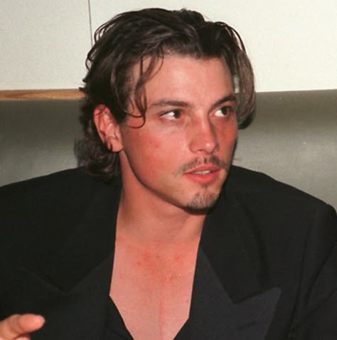 Stu Macher Icon, Skeet Ulrich 90s, Billie Loomis, Billy Loomis Icon, Billy Loomis Hot, Scream Actors, Billy And Stu, Stu Macher, Matthew Lillard