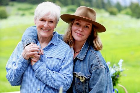 Annie Starke Hosts a New Cooking Show at Her Mom Glenn Close’s Stunning Montana Ranch — Get a First Look Magnolia Network, Mountain Kitchen, Montana Ranch, Glenn Close, Cooking Show, Ex Boyfriend, Kitchen Recipes, Tv Movies, Mother Daughter