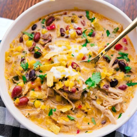 Crockpot Creamy Chicken Taco Soup Tortilla Soup Crock Pot, Crock Pot Chicken Tortilla Soup, Soup Tortilla, Tortilla Chicken, Healthy Chicken Tortilla Soup, Fajita Soup, Chicken Tortilla Soup Crock Pot, Creamy Chicken Tortilla Soup, Chicken Tortilla Soup Easy