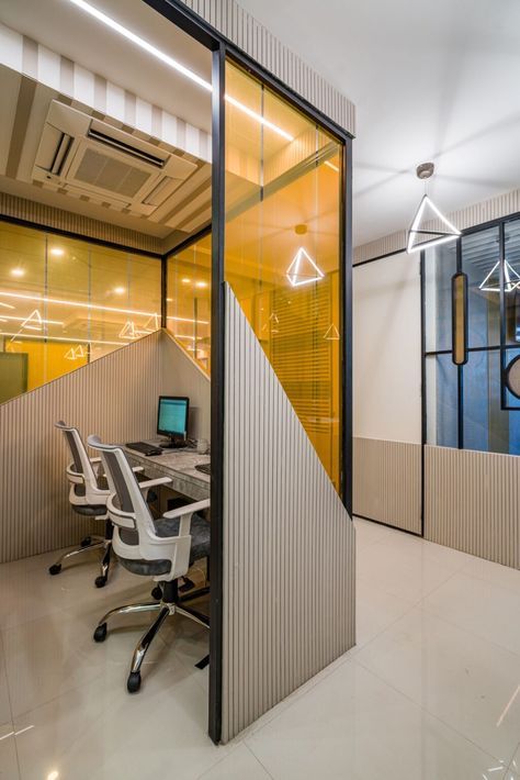 Partition Design In Office, Office Reception Partition Design, Office Cabins Interiors, Office Partitions Design, Cabin Partition Design Office, Partition Ideas For Office, Wooden Partition For Office, Office Partition Design Ideas, Modern Office Partition Design