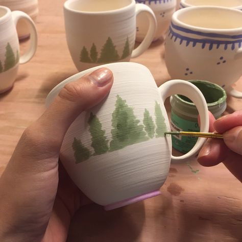 Tree Pottery Painting, Tree Mug Pottery, Color Me Mine Ideas, Karma Is My Boyfriend, Clay Project Ideas, Paint Pottery, Ceramica Ideas, Play With Clay, Painted Coffee Mugs