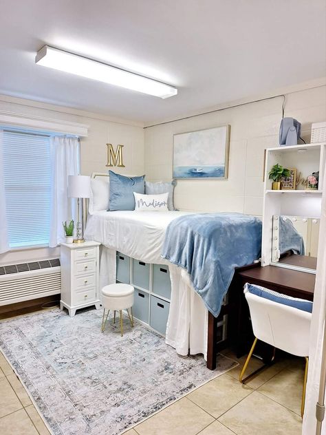 College Dorm Room Ideas Blue And Grey, Cute Dorm Rooms Minimalist, Navy Blue College Dorm, Light Blue College Dorm Room Ideas, Down Room Ideas, College Dorm Desk Setup, Blue Dorm Aesthetic, Single Room Dorm Ideas, Blue And White Dorm Room Ideas