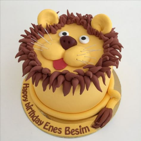 Cute Cake Decor, Leo Cake, Lion Birthday Cake, Baby Shower Cupcakes For Boy, Lion Birthday Party, Lion Cake, Tiger Cake, Giraffe Cakes, Cake Decor Ideas