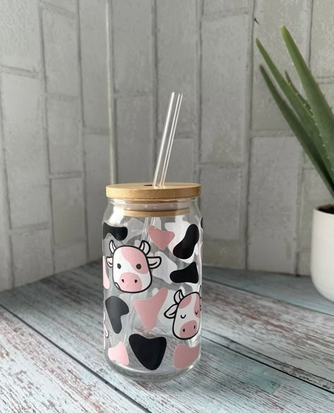 Glass Bamboo Cup, Glass Cup Vinyl Design, Glass Cups With Bamboo Lids Designs, Glass Cup Design Ideas, Cow Print Glass Cup, Libby Cup Designs, Cow Glass Cup, Cow Cups, Glass Cup Painting