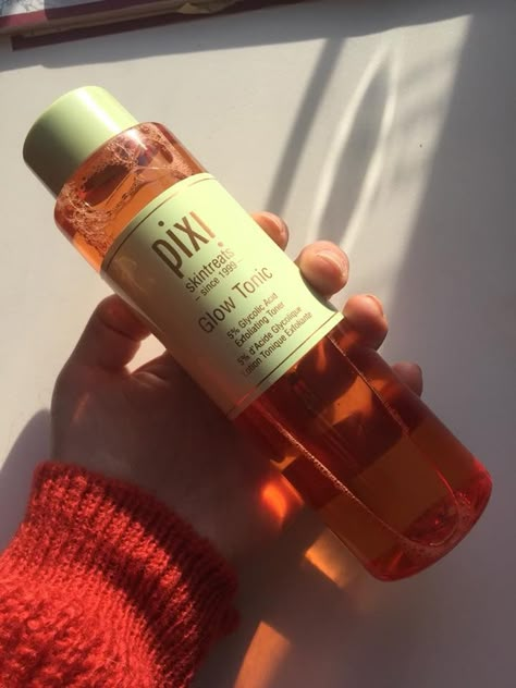 Should I use Pixi Glow Tonic? - Helena Shakespeare MUA Pixie Glow Tonic, Get Rid Of Hyperpigmentation, Pixi Makeup, Pixie Makeup, Pixi Glow Tonic, Best Instagram Feeds, Autumn Skincare, Exfoliating Pads, Glow Tonic