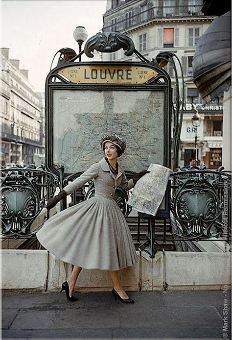 Paris in the 50s [Let me guess...Dior?] Bridget Bardot, Fotografi Vintage, Glamour Vintage, Look Retro, Paris Mode, 50 Style, Pencil Skirts, Moda Vintage, Life Magazine