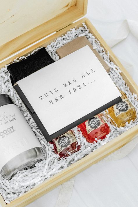 Wedding Day Gifts For Groomsmen, Groomsman Proposal Simple, Groomsmen Proposal Country, Day Of Gifts For Groomsmen, Men Groomsmen Proposal, Country Groomsmen Proposal, Groomsman Box Ideas, Bachelor Asking Gifts, Wedding Party Day Of Gifts