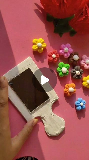 Clay Flower Mirror, Super Clay, Diy Mirror Decor, Mirror Decor Ideas, Flower Mirror, M Craft, Art Corner, Trending Songs, Instagram Diy