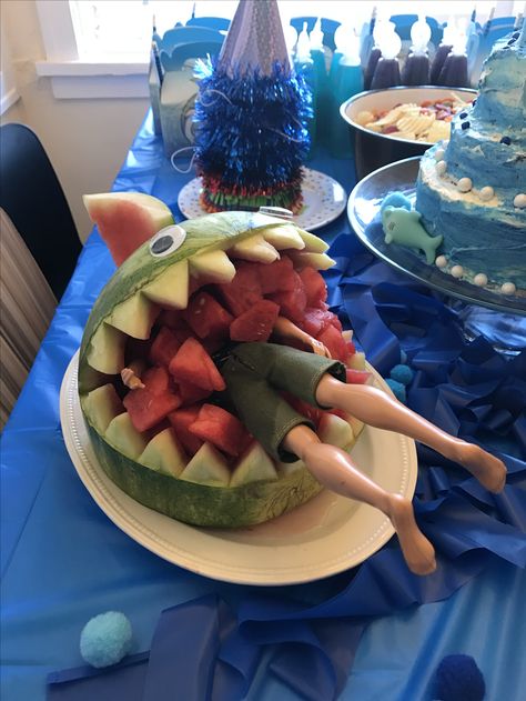 Shark Party Food Ideas, Shark Party Food, Jaws Party, Shark Week Party, Shark Themed Birthday, Underwater Party, Pool Party Food, Shark Themed Party, Ocean Birthday Party