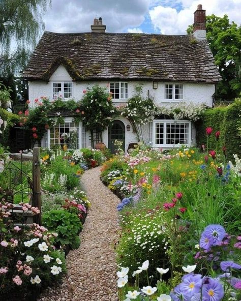 Camp Plans, British Cottages, Collage Quilting, Sky Window, Nice Houses, British Cottage, Townhouse Garden, Garden Layouts, Enchanted Cottage