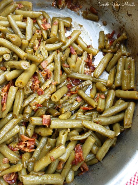 Greenbean Recipes Canned, Peas And Green Beans, Easy Southern Green Beans, Recipes With Can Green Beans, Canned Green Bean Recipes With Bacon, Best Can Green Bean Recipe, Green Beans In A Can Recipes, Green Beans From A Can Recipes, Green Bean Recipes From Can