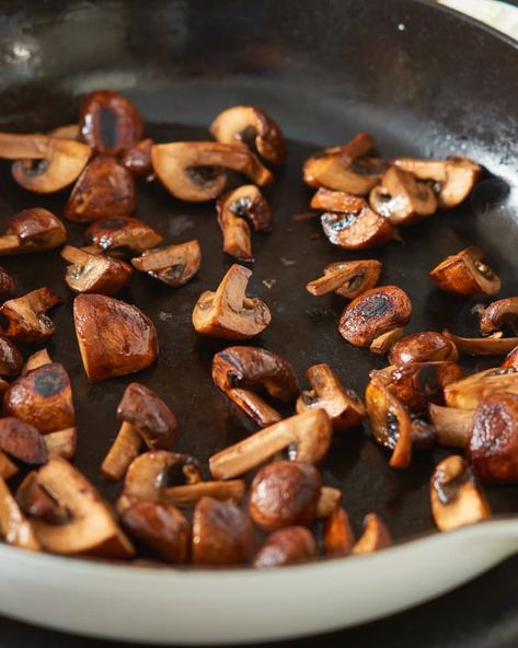 My Greek Table, Ground Beef Breakfast, How To Cook Mushrooms, Stroganoff Recipe, Iron Recipes, Cast Iron Recipes, Mushroom Pasta, Mushroom Risotto, Creamy Mushrooms