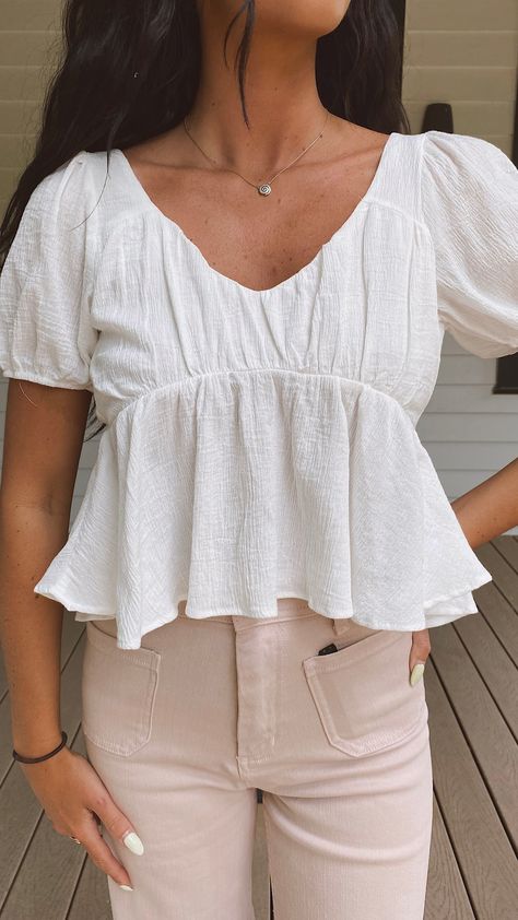 The Olivia Top - Large / White Off White Tops For Women, Soft Feminine Outfits Summer, Pretty Summer Tops, Cute White Tops, White Flowy Top, White Linen Top, Preppy Tops, Summer Bottoms, Cute Preppy Outfits