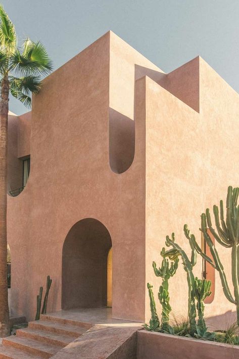 Courtyard Cafe, Desert Architecture, House Of The Future, Moroccan Houses, Moroccan Architecture, Indoor Arena, Terrazzo Floors, Adobe House, Marrakesh Morocco