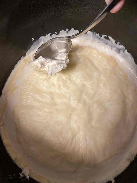 Easy Clotted Cream Recipe using a Slow Cooker - Jess Loves Baking Easy Clotted Cream, Clotted Cream Recipe, Clotted Cream Recipes, Vintage Tea Parties, Tea Party Food, Keto Cheesecake, Clotted Cream, Slow Cookers, Cream Recipes