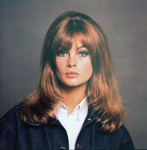 In honor of “the Shrimp’s” 72nd birthday, here are six of her most memorable Vogue beauty moments. 60s Bangs, Celebrity Bangs, 60s Hair, Jean Shrimpton, Bridget Bardot, 70s Hair, David Bailey, Look Jean, Swinging Sixties