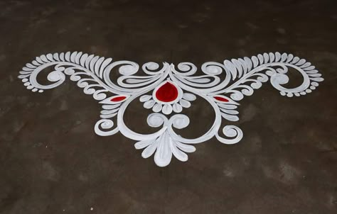 Ganesh Puja, Design Rangoli, Alpona Design, Kolam Design, Simple Rangoli Designs, Lakshmi Images, Rangoli Designs Flower, Rangoli Border, Rangoli Designs Images