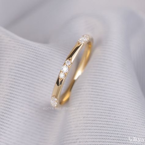 Etoile Ring, Chunky Dainty Band, Bridal Ring Gifts.
#matchingband
#weddingband
#engagementringset
#moissaniteband
#anniversaryband
#birthdaygift
#stackablering
#eternityband
#moissaniteeternity
#fulleternityband
#eternityring
#bridalset
#goldband Wedding Bands With Small Diamonds, Hammer Set Wedding Band, Inset Diamond Wedding Band, 3 Diamond Wedding Band, Wedding Band Dainty, Spacer Band Ring, Flush Wedding Ring Set, Antique Gold Wedding Band, Simple Wedding Band With Diamonds