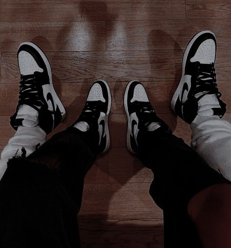 Couple Shoes Matching, Jordan Couples, Couple Outfits Matching, Couple Sneakers, Couple Matching Outfits, Couple Fits, Couple Style, Couple Shoes, Cute Couple Outfits