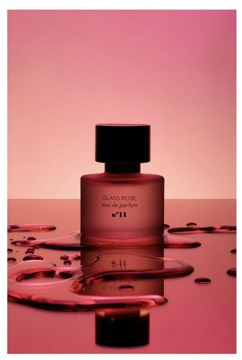 Koleksi Parfum, Fragrance Advertising, Creative Photography Projects, Wow Photo, Creative Advertising Photography, Fragrance Photography, الفن الرقمي, Photography Tips Iphone, Ad Photography