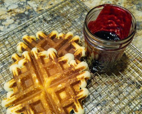 Dinner in the Life of a Dad—Blueberry Syrup. CSID-Friendly and great on coconut-flour waffles! Csid Diet, Csid Recipes, Coconut Flour Waffles, Vegetarian Recepies, Sugar Diet, Food Types, Blueberry Syrup, Vegetarian Life, Pumpkin Pie Recipe