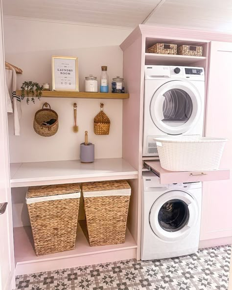 laundry room • Instagram Pink Washing Machine, Tiny House Laundry Room Ideas, Preppy Laundry Room, Girly Laundry Room, Pink Utility Room, Pink Laundry Room Ideas, Lavender Laundry Room, Cute Laundry Room Ideas, Glam Laundry Room