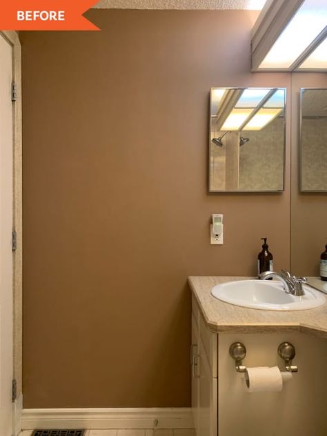 Cinnamon Bathroom Walls, Brown Paint Bathroom Ideas, Brown Wall Bathroom Ideas, Brown Walls Bathroom, Brown Wall Bathroom, Brown Restroom, Caramel Bathroom, Light Brown Bathroom Ideas, Bathroom With Green Accents