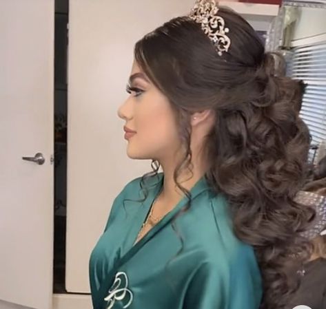 15 Half Up Half Down Hairstyles, Hair Down Hairstyles Quince, Down Hairstyles For Quinceanera, Quinceñera Hairstyles For Long Hair, Blonde Quince Hair, Hairstyles For Quince Photoshoot, Up Do Hairstyles For Quinceanera, Hair For Quinceanera With Crown, Quince Hairstyles Loose Curls