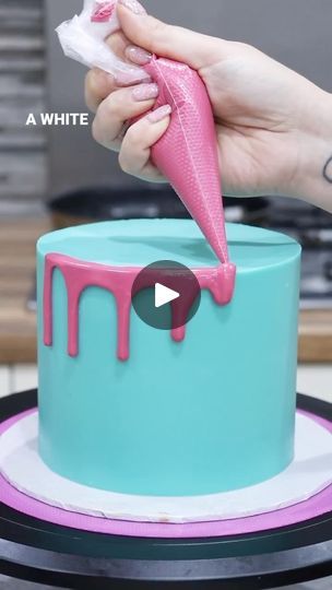 26K views · 1.9K reactions | Drip Recipe 💕 

100g White chocolate
3-4 Tsp (15-20g) Lukewarm water

Key things to remember: 

🩷Make sure you cake is chilled in fridge
🩷Make sure you drip is not too hot as this will melt your buttercream! 
🩷Use a piping bag for best control
🩷Make sure you don’t heat your chocolate too much and that your water is not cool to the touch, it should be Lukewarm! 
🩷Add 3 Tsp at the minimum other wise you will ruin your chocolate | Frost Form® | frostform · Original audio Drip For Cake Recipe, White Chocolate Drip Recipe, Cake Dripping Icing, White Chocolate Drip Cake, Chocolate Drip Cake Birthday, Cake Garnish, Buttercream Drip, Frost Form, Dripping Cake