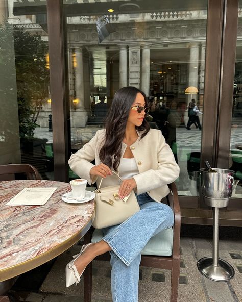 Transitional outfits lately 🤎🍂 Outfits linked on my LTK (link in bio) as always 🙋🏻‍♀️ . . Autumn outfit, autumn ootd, autumn style, fall fashion, fall outfit, outfit inspo, minimal outfit #autumnfashion #fallfashion #jeansoutfit Beige High Heels Outfit, How To Style A Cream Blazer, White Pumps Outfit Ideas, Beige Purse Outfit, White Pumps Outfit, Elegant Classy Outfits, Scrolling Through Pinterest, Autumn Looks, Smart Dressing