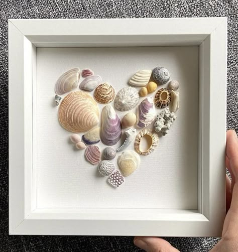 Deco Surf, Seashell Art Diy, Art Coquillage, Seashell Wall Art, Seashell Projects, Shells Diy, Shell Craft, Shell Crafts Diy, Sea Shell Decor