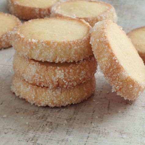 French Butter Cookies, Butter Cookie Recipe Easy, French Butter, Crispy Cookies, Butter Cookies Recipe, Think Food, Classic Cookies, Easy Cookie Recipes, Cookies Recipes Christmas