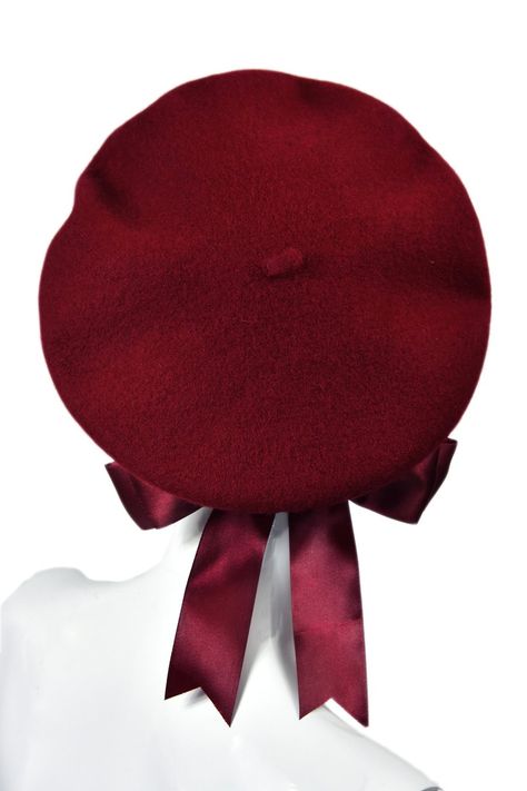 Brothers & Sisters | Red béret with bow béret rouge noeud Beret With Bow, Red Berets, Red Beret, She's A Lady, Satin Ribbon Bow, Anne With An E, Wool Handmade, Beret Hat, Berets