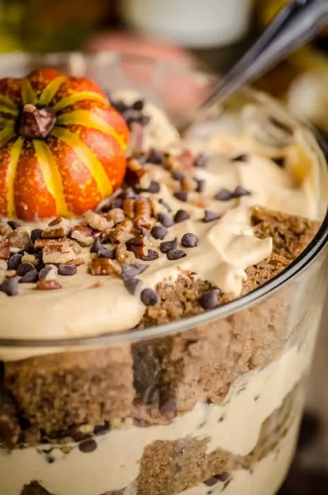 Pumpkin Spice Cheesecake Trifle – The Goldilocks Kitchen Spice Cake Trifle Recipes, Pumpkin Trifle Desserts, Spice Cake Trifle, Fall Trifle Recipes, Mexican Sopapilla Recipe, Pumpkin Cheesecake Trifle, Thanksgiving Trifle, Marshmallow Fruit Salad, Pumpkin Sweets