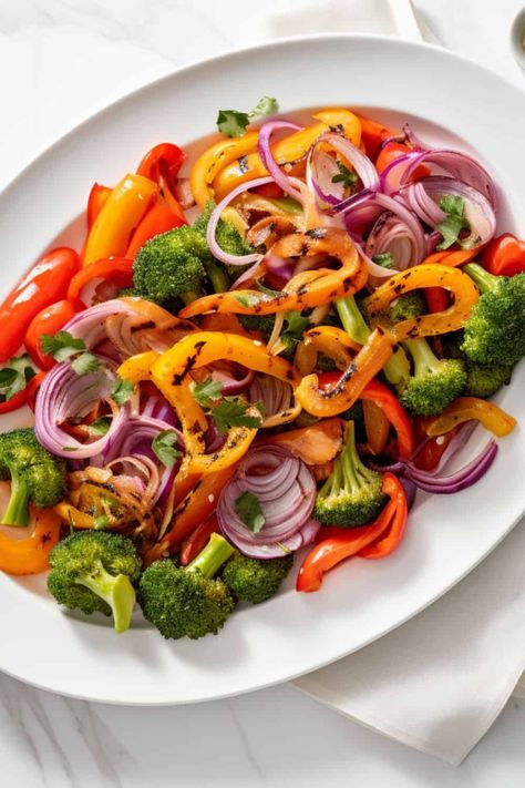 Vegetable stir fry close-up, vibrant broccoli, red and orange bell peppers, and onions sautéed in a glistening stir fry sauce. Holiday Party Recipes, Healthy Family Dinner, Quick Dinner Options, Vegetable Stir Fry Recipe, Homemade Stir Fry, Colorful Veggies, Cheap Food, Chinese Cooking Recipes, Healthy Family Dinners