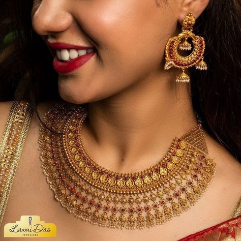 Antique Chokar Design Jewelry, Choker Necklace Designs Gold Indian, Haram Necklace Set, Fashion Jewelry Necklaces Gold, Jewellery Aesthetic, Bridal Necklace Designs, Gold Bridal Necklace, Antique Necklaces Design, Antique Necklaces