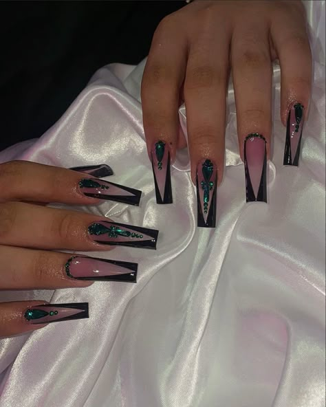 All Black Nails With Rhinestones, Green Gem Nails, Emerald Green And Black Nails, Gel Aura Nails, Design Nails 2023, French Manicure Acrylic, Manicure Acrylic Nails, Nails Amazon, Nail Tech Supplies